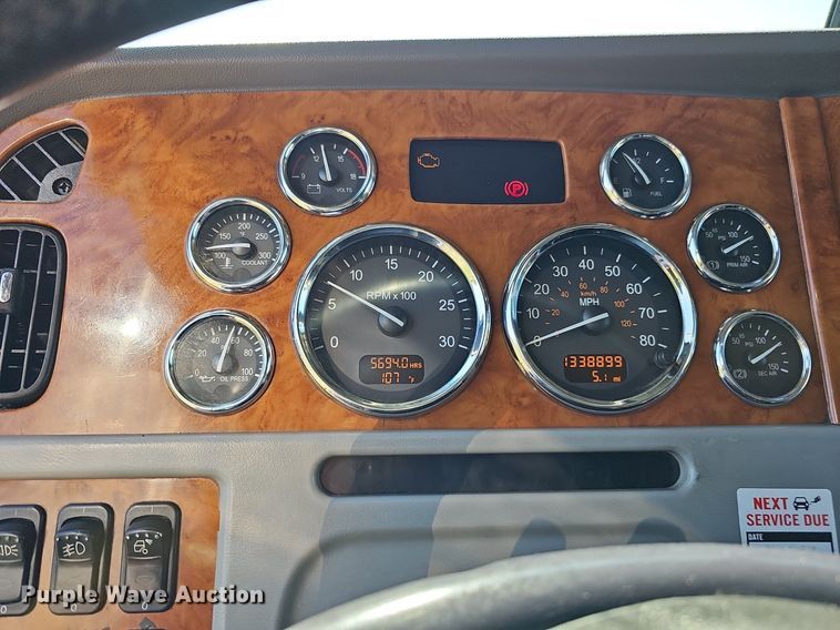 image for item DO2824 2007 Peterbilt 379  semi truck