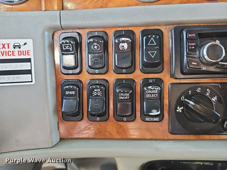 image for item DO2824 2007 Peterbilt 379  semi truck