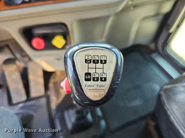 image for item DO2824 2007 Peterbilt 379  semi truck