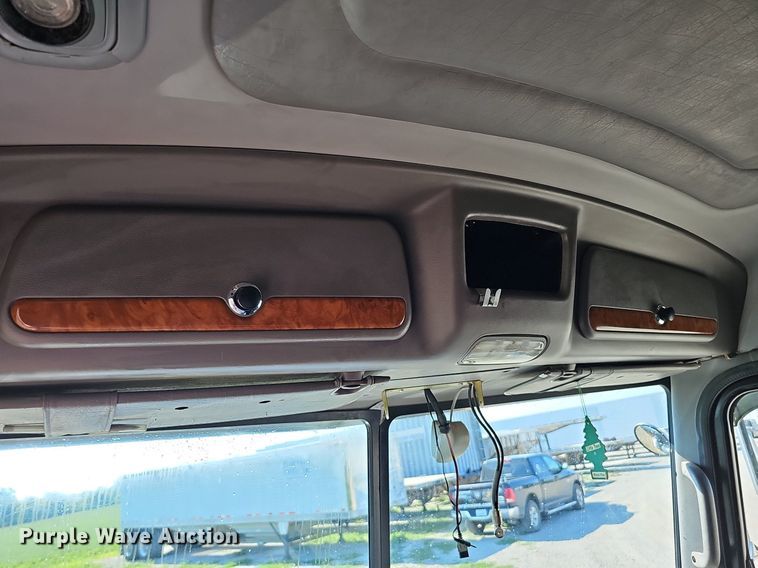 image for item DO2824 2007 Peterbilt 379  semi truck