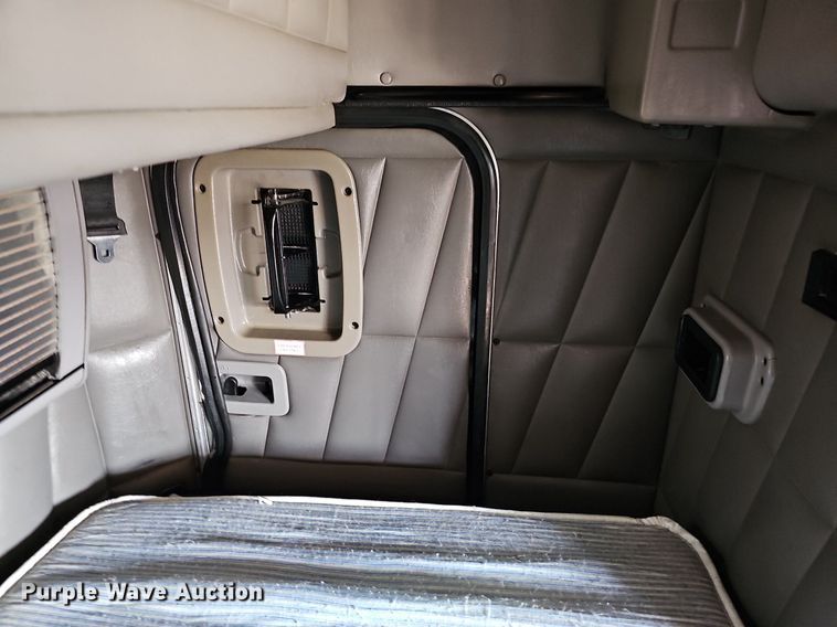 image for item DO2824 2007 Peterbilt 379  semi truck