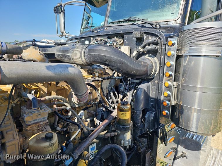 image for item DO2824 2007 Peterbilt 379  semi truck
