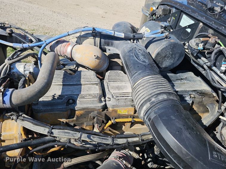 image for item DO2824 2007 Peterbilt 379  semi truck