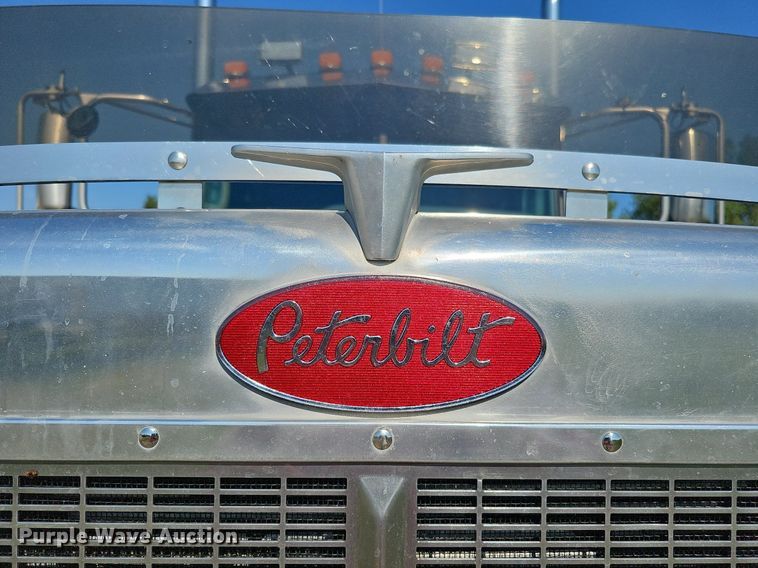 image for item DO2824 2007 Peterbilt 379  semi truck