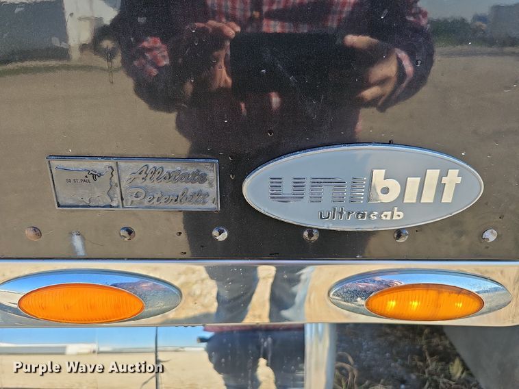 image for item DO2824 2007 Peterbilt 379  semi truck