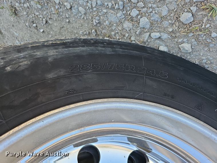 image for item DO2824 2007 Peterbilt 379  semi truck