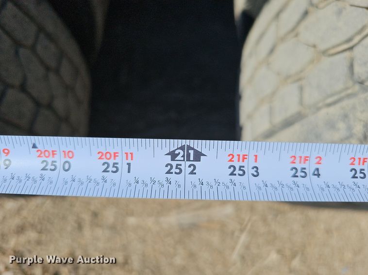 image for item DO2824 2007 Peterbilt 379  semi truck