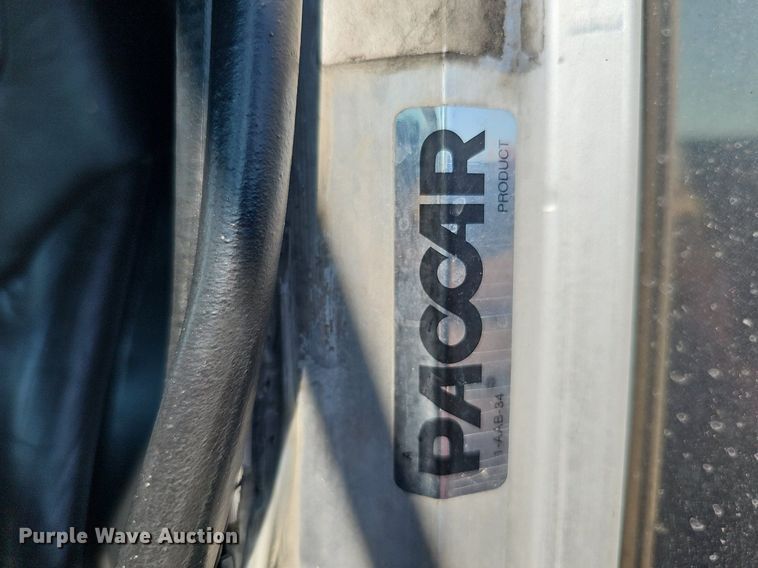 image for item DO2824 2007 Peterbilt 379  semi truck