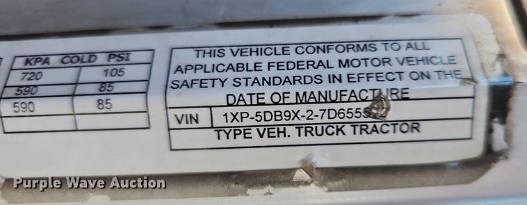 image for item DO2824 2007 Peterbilt 379  semi truck