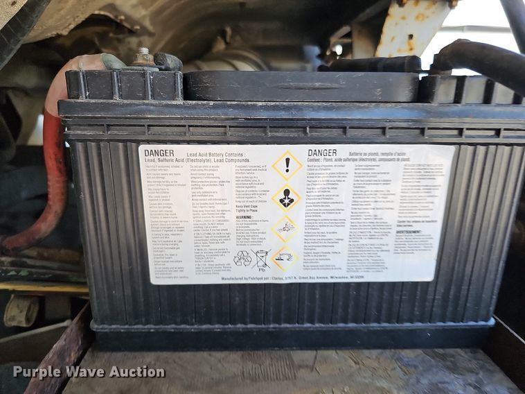 image for item DO2837 1988 Freightliner FLC  semi truck