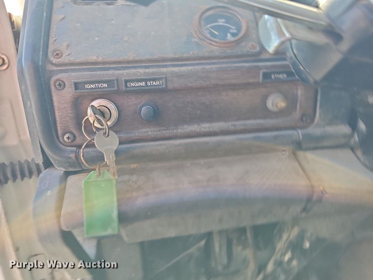 image for item DO2837 1988 Freightliner FLC  semi truck