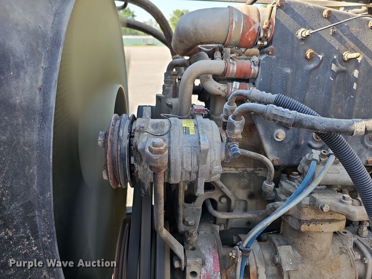 image for item DO2837 1988 Freightliner FLC  semi truck