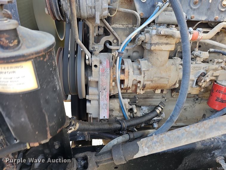 image for item DO2837 1988 Freightliner FLC  semi truck