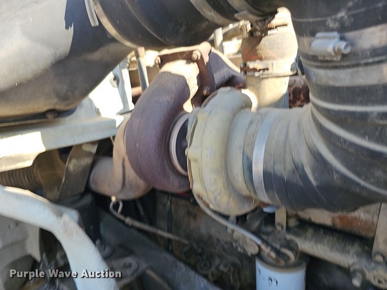 image for item DO2837 1988 Freightliner FLC  semi truck