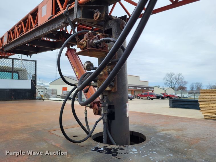 image for item DO3619 1993 International 4900  flatbed truck