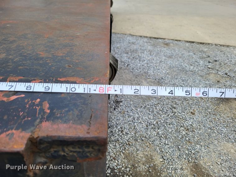 image for item DO3619 1993 International 4900  flatbed truck