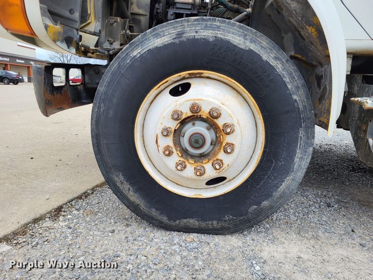 image for item DO3619 1993 International 4900  flatbed truck