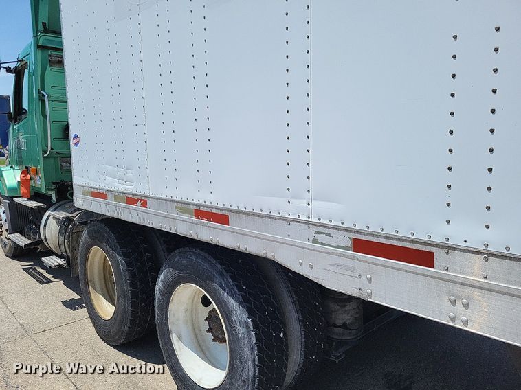 image for item DO3660 2006 Utility  dry van trailer