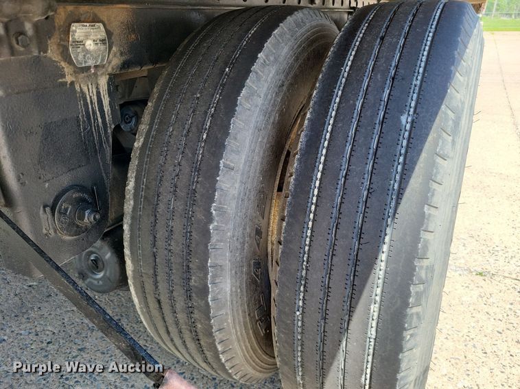 image for item DO3660 2006 Utility  dry van trailer