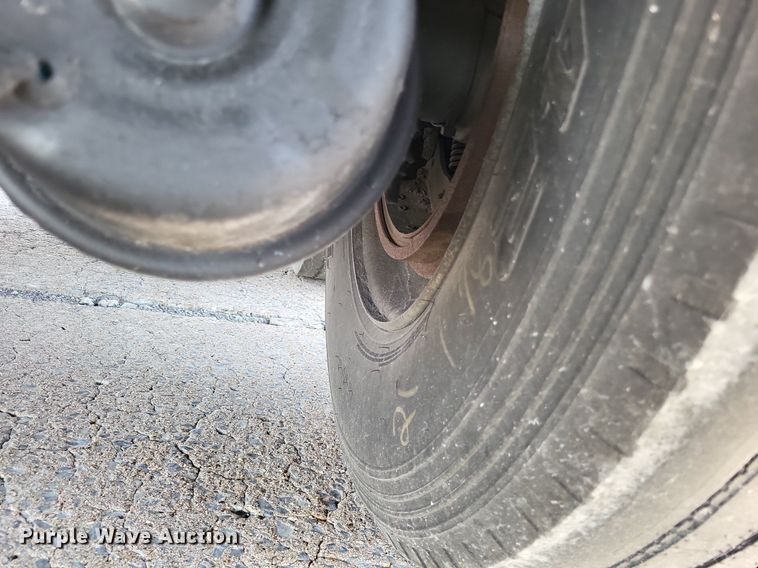 image for item DO3660 2006 Utility  dry van trailer