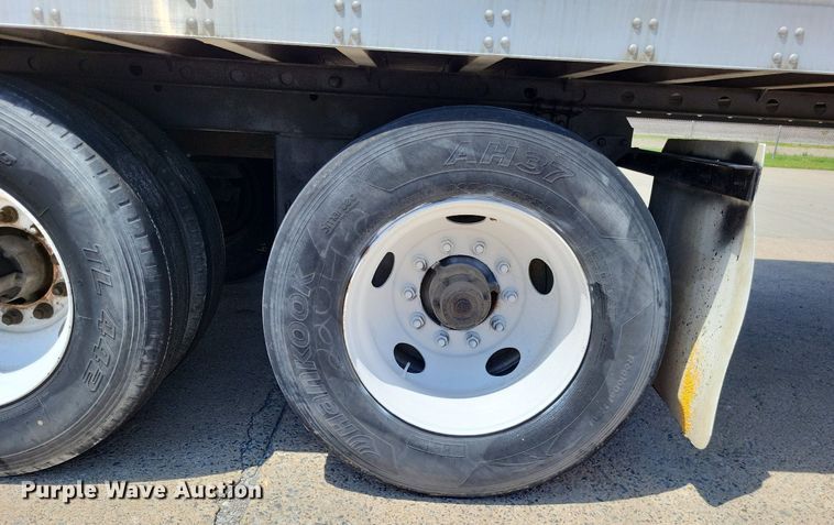 image for item DO3660 2006 Utility  dry van trailer