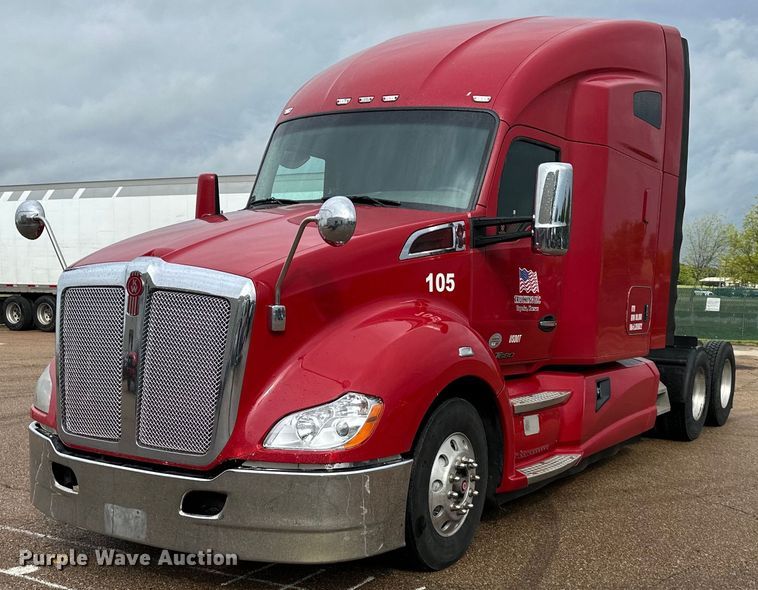 image for item DO4932 2014 Kenworth T680  semi truck