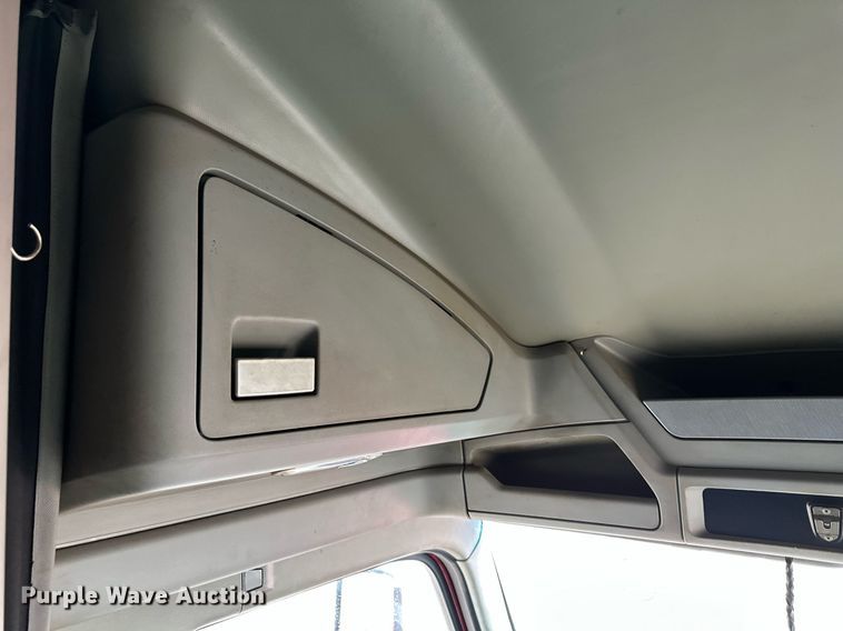 image for item DO4932 2014 Kenworth T680  semi truck