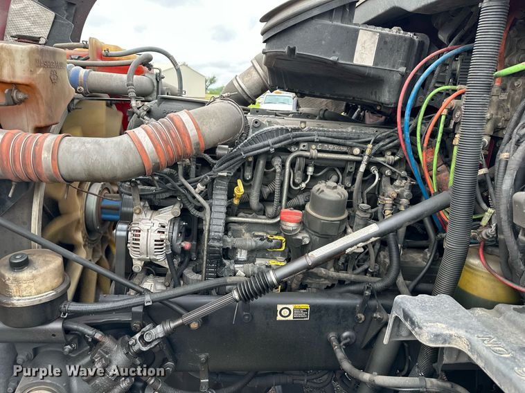 image for item DO4932 2014 Kenworth T680  semi truck