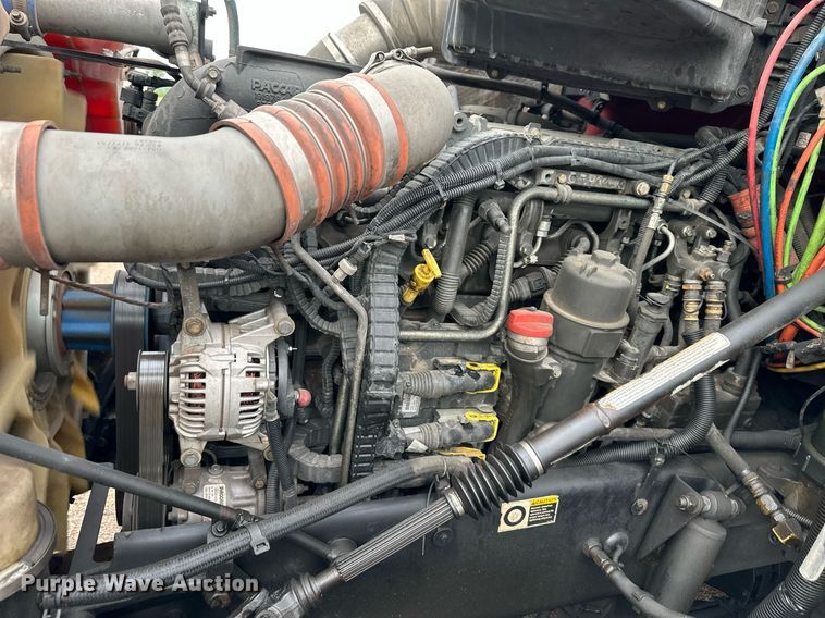 image for item DO4932 2014 Kenworth T680  semi truck