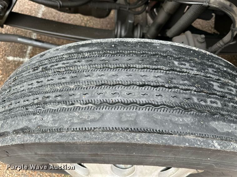 image for item DO4932 2014 Kenworth T680  semi truck