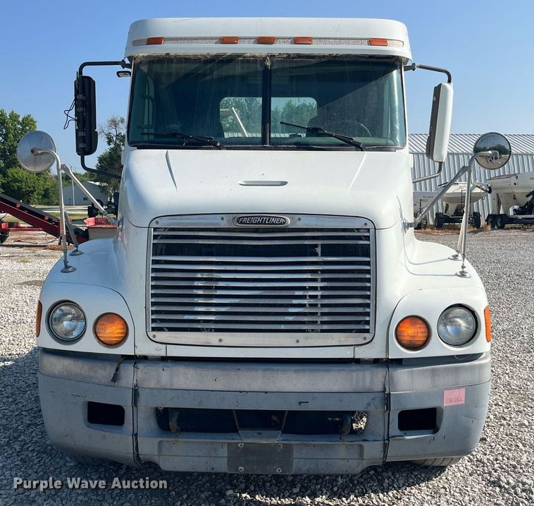 image for item DP0520 2000 Freightliner FLC120  truck cab and chassis