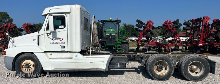 image for item DP0520 2000 Freightliner FLC120  truck cab and chassis