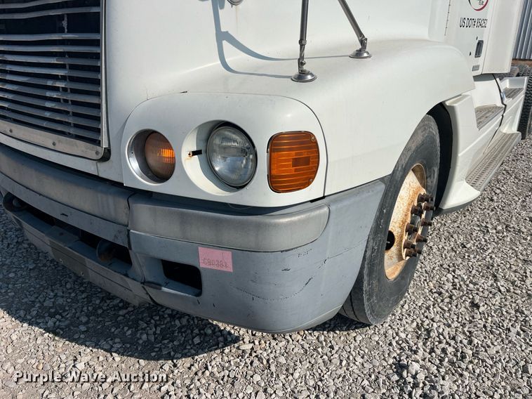 image for item DP0520 2000 Freightliner FLC120  truck cab and chassis