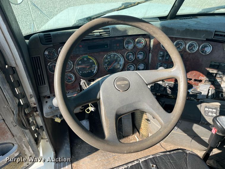 image for item DP0520 2000 Freightliner FLC120  truck cab and chassis