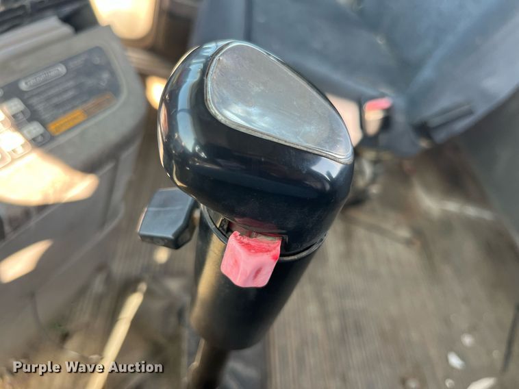 image for item DP0520 2000 Freightliner FLC120  truck cab and chassis