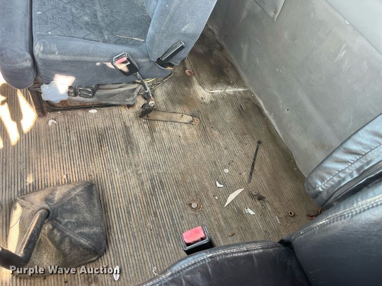 image for item DP0520 2000 Freightliner FLC120  truck cab and chassis