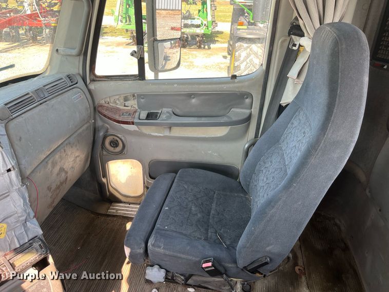 image for item DP0520 2000 Freightliner FLC120  truck cab and chassis