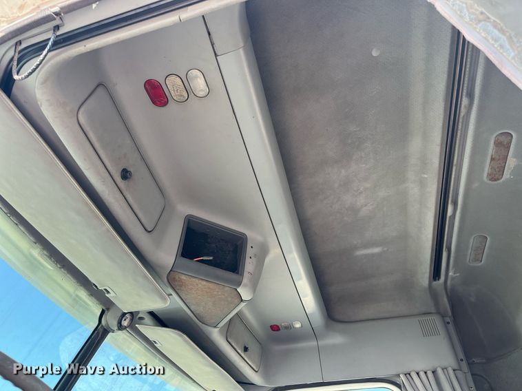 image for item DP0520 2000 Freightliner FLC120  truck cab and chassis