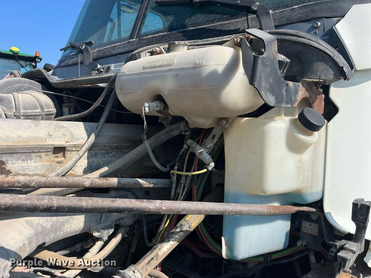 image for item DP0520 2000 Freightliner FLC120  truck cab and chassis