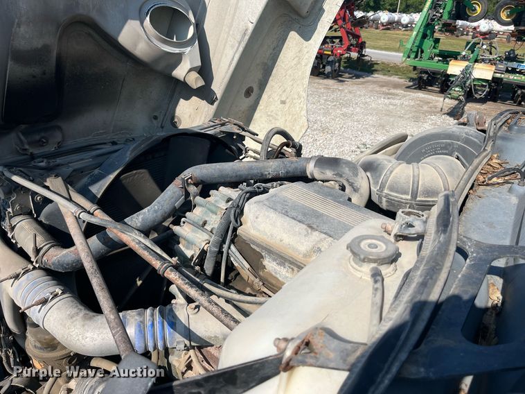 image for item DP0520 2000 Freightliner FLC120  truck cab and chassis