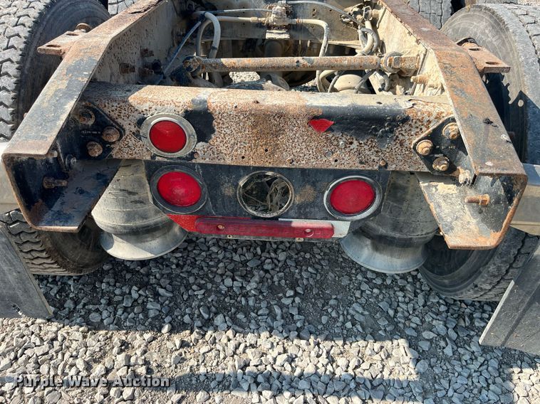 image for item DP0520 2000 Freightliner FLC120  truck cab and chassis