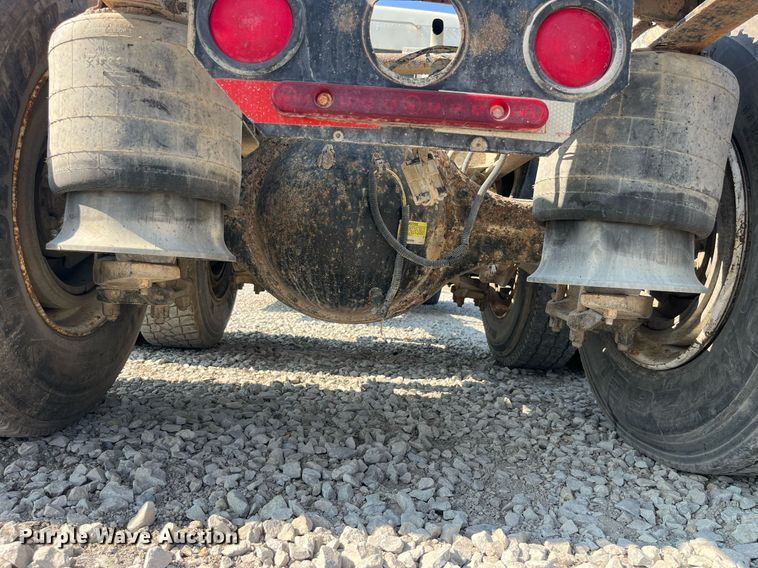 image for item DP0520 2000 Freightliner FLC120  truck cab and chassis