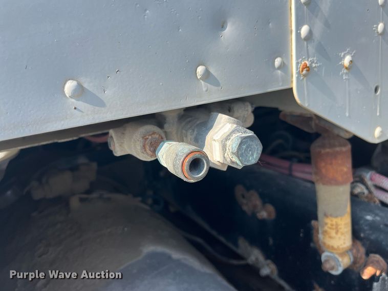 image for item DP0520 2000 Freightliner FLC120  truck cab and chassis