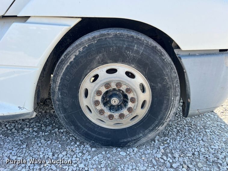 image for item DP0520 2000 Freightliner FLC120  truck cab and chassis