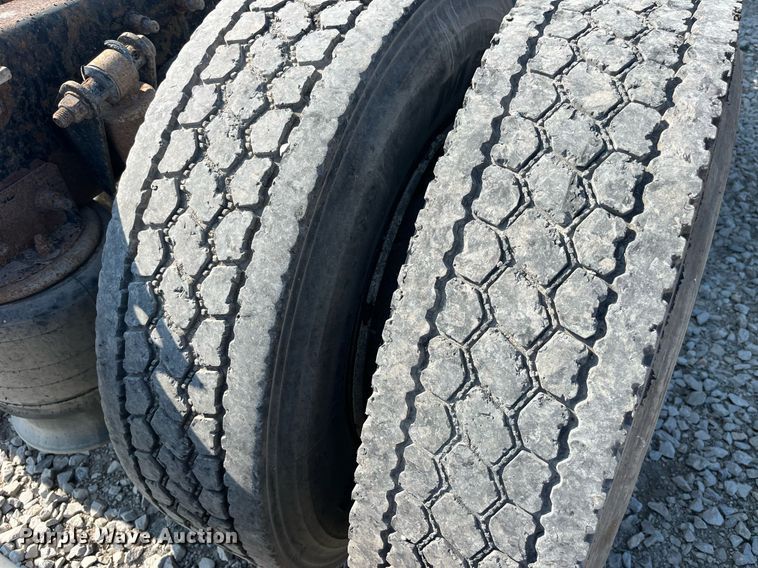 image for item DP0520 2000 Freightliner FLC120  truck cab and chassis