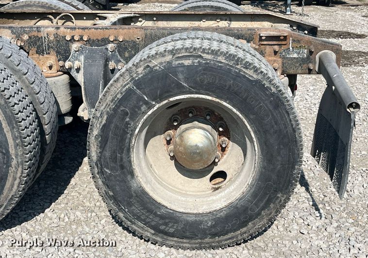 image for item DP0520 2000 Freightliner FLC120  truck cab and chassis