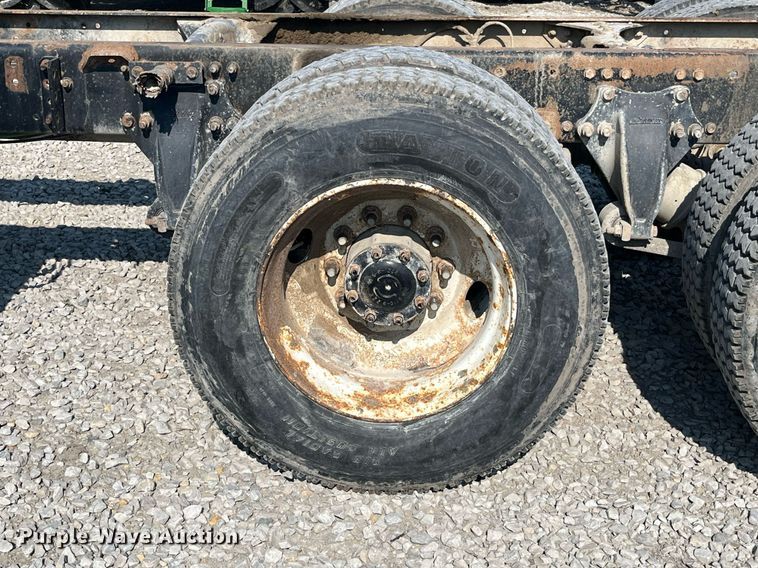 image for item DP0520 2000 Freightliner FLC120  truck cab and chassis