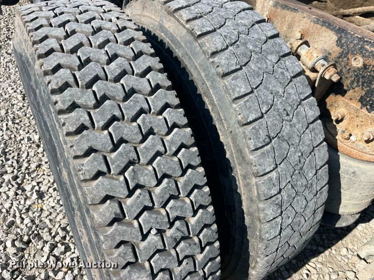 image for item DP0520 2000 Freightliner FLC120  truck cab and chassis