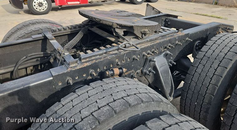 image for item DQ1789 2014 Freightliner Cascadia  semi truck