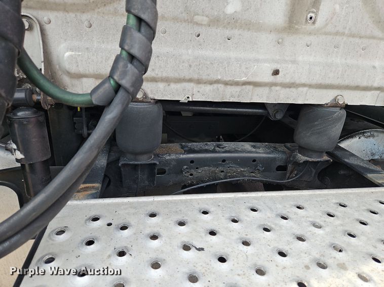 image for item DQ1789 2014 Freightliner Cascadia  semi truck